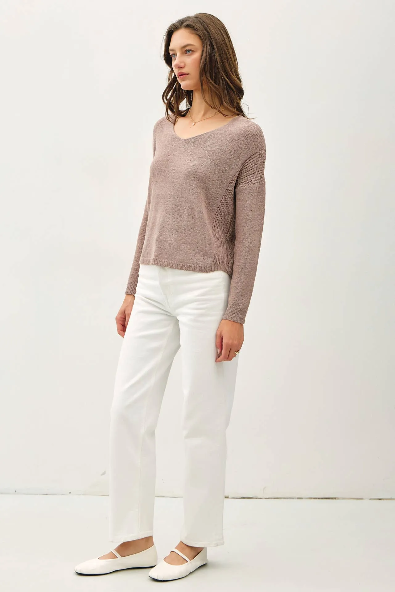 BREEZY V-NECK CASUAL SWEATER