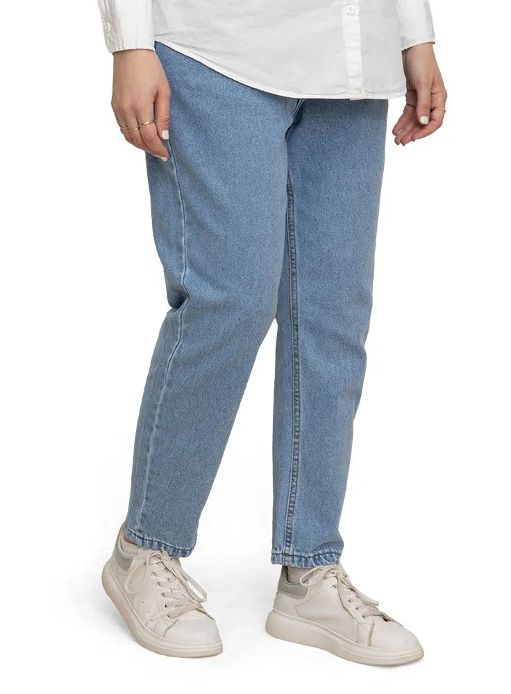 Design 8 Mom-Fit Jeans