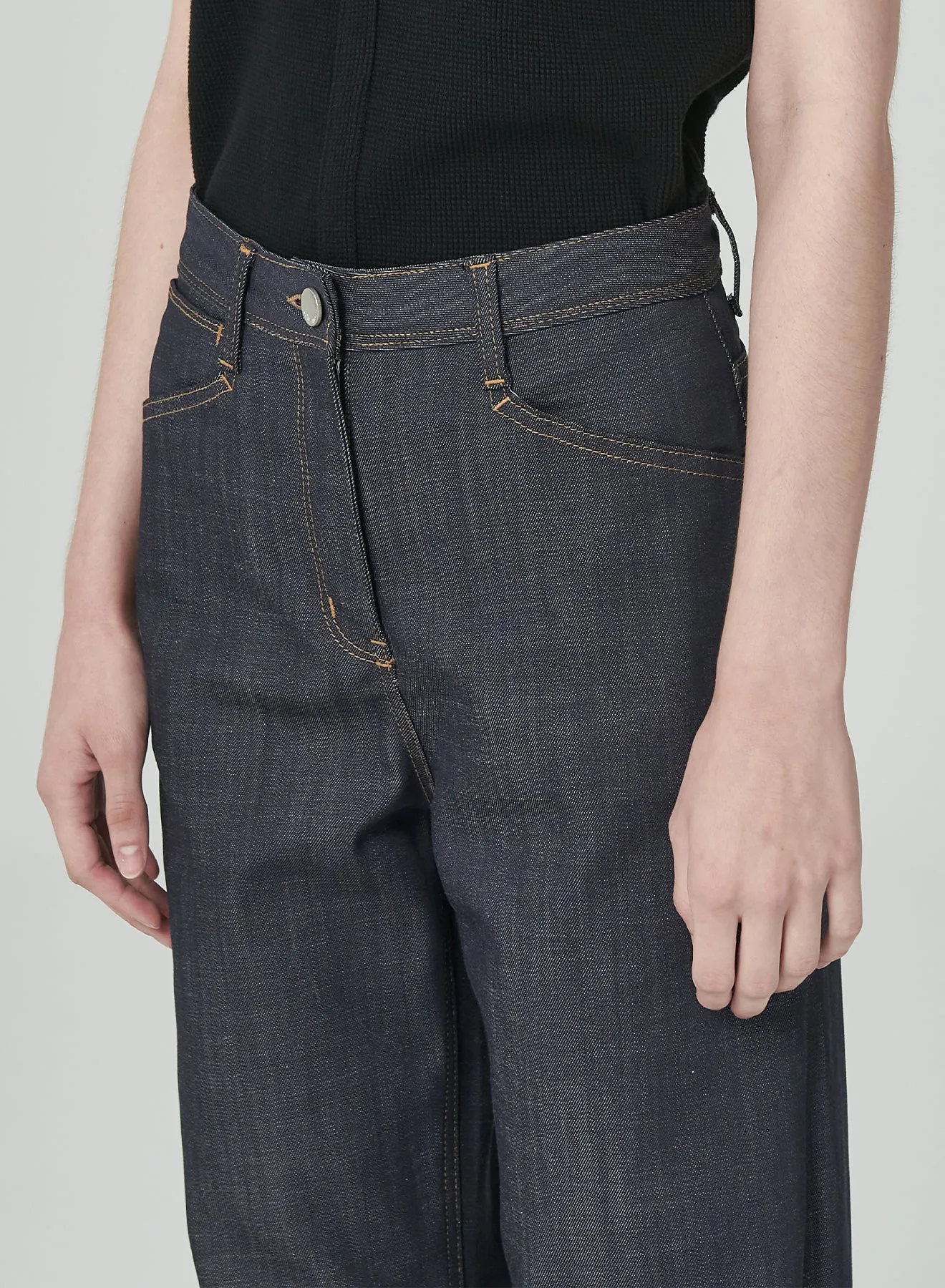 STRAIGHT FIT JEANS